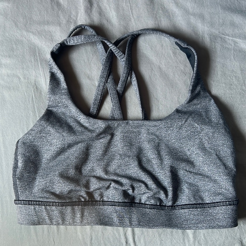 Lulu lemon sports bra: fits like 2-4